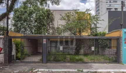 Casa com 2 dormitórios à venda ou aluguel no Brooklin Paulista