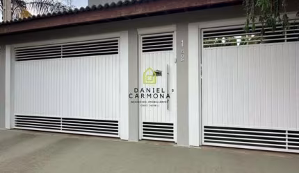 Casa ampla! Assobradada com  2 dormitórios, sendo 1 suite!!!
