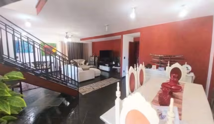 Casa à venda 4 quartos 5 vagas, em Camboinhas - Niterói - RJ