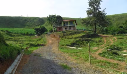Fazenda/Sítio/Chácara para venda possui 300 metros quadrados com 6 quartos