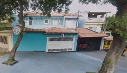 Sobrado à Venda em Itaquera / Cidade Líder com 2 Dormitórios e 2 Vagas - Privilegiada Localização - SO1772