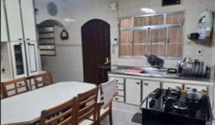 Casa (Sobrado) para Venda, 5 dorm(s), 2 suite(s), 2 vaga(s), 350 m², próximo metro Vila Tolstoi - Código CA2364