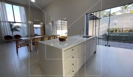 Casa para Venda em Caldas Novas, Estância Itaici, 3 dormitórios, 1 suíte, 2 banheiros, 2 vagas