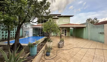 Sobrado para Venda em Caldas Novas, Vila Olegário Pinto, 4 dormitórios, 1 suíte, 3 banheiros, 6 vagas