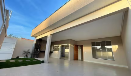 Casa para Venda em Caldas Novas, Caldas do Oeste, 3 dormitórios, 1 suíte, 2 banheiros, 2 vagas