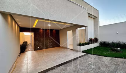 Casa para Venda em Caldas Novas, Chácaras Itapema, 3 dormitórios, 1 suíte, 2 banheiros, 2 vagas