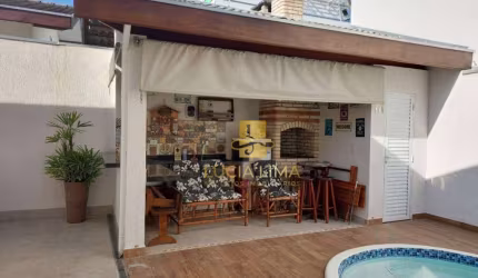 Casa MARAVILHOSA com PISCINA, 3 dormitórios à venda, 170 m² por R$ 1.168.000 - Villa Branca - Jacareí/SP