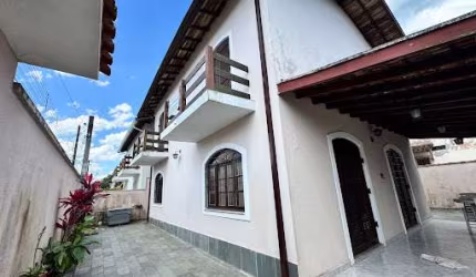 Sobrado à venda, 167 m² por R$ 650.000,00 - Centro Vila Itapanhau - Bertioga/SP