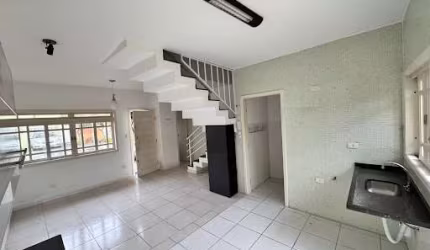Village com 2 dormitórios para alugar, 70 m² por R$ 5.211,11 - Maitinga - Bertioga/SP