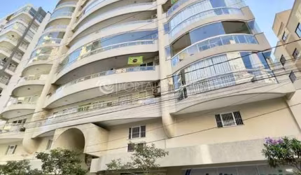 Conforto e Praticidade no Último Andar do Edifício Paris, Itapema
