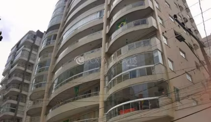 Com 2 Vagas - 3 Dormitórios sendo 1 Suíte à 120 M do Mar