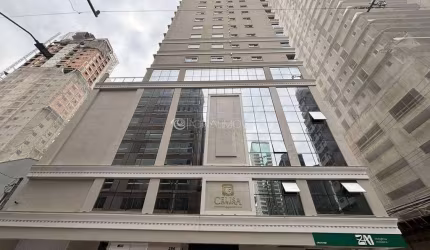 Apartamento Mobiliado de Luxo com 3 Suítes em Meia Praia, Itapema-SC
