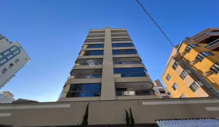 EM MEIA PRAIA - 3 Dormitórios Sendo 1 Suíte Por 1 Milhão