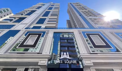 Exclusividade e Conforto: Apartamento com 4 Suítes e 3 Vagas em Meia Praia