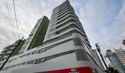 Apartamento Mobiliado na Quadra-Mar em Meia Praia – 3 Dormitórios, 1 Suíte, e Área de Lazer Completa