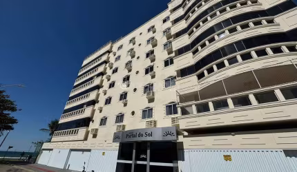 Conforto Frente Mar: Apartamento de 3 Suítes com Área de Lazer Completa no Portal do Sol, Meia Praia