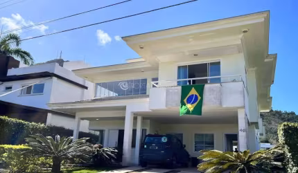 Espaço e Conforto em Balneário Camboriú: Sua Nova Casa com Piscina Privativa