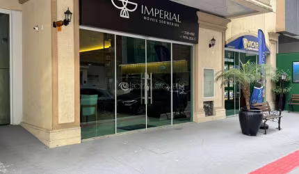 Ampla Sala Comercial no Torre Di Maré: 127m² Privativos e Localização Privilegiada em Meia Praia