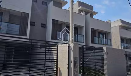 Sobrado Triplex Frente de Rua - Vista Alegre - 184m²