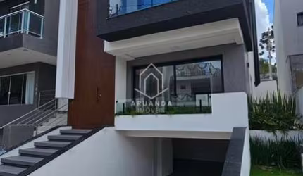 Casa em condomínio- 3 Suítes - 213m²- Santa Cândida