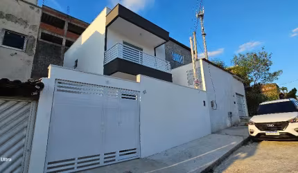 Excelente Casa Dúplex na Estrada da Posse,  Próximo ao West Shopping de Campo Grande, em Rio de Janeiro-RJ