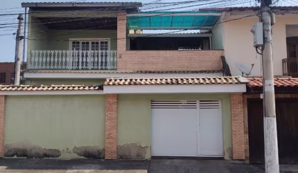 Casa com 3  dormitórios na Estrada do  Campinho,  em  Campo  Grande.