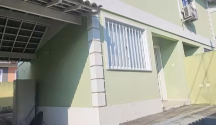 Casa com 2 dormitórios na Estrada do Mendanha,  próximo ao Atacadão.