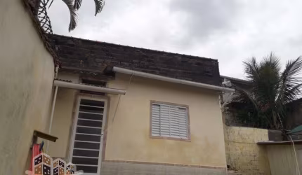 Casa com 2 quartos à venda no Campos Elíseos, Taubaté  por R$ 320.000