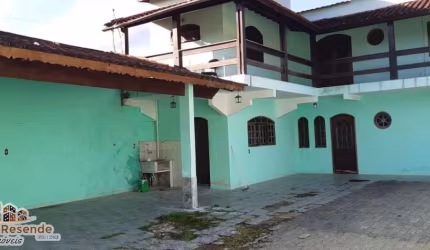 Casa à venda no Poiares, Caraguatatuba  por R$ 380.000