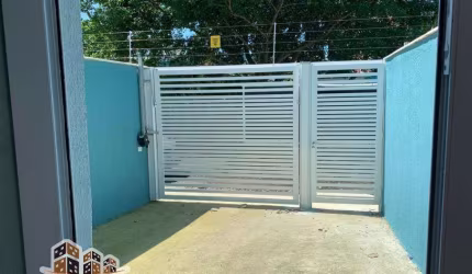 Casa em condomínio fechado à venda no Massaguaçu, Caraguatatuba  por R$ 390.000