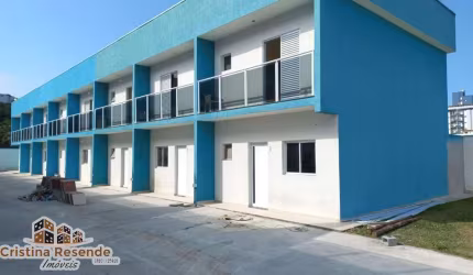 Casa em condomínio fechado com 2 quartos à venda no Massaguaçu, Caraguatatuba  por R$ 350.000