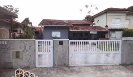 Casa com 3 quartos à venda na Rua Joaquim Aurélio Nabuco de Araújo, Massaguaçu, Caraguatatuba, 380 m2 por R$ 615.000