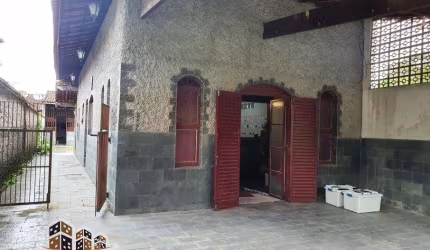 Casa com 2 quartos à venda na Avenida Geraldo Nogueira da Silva, Massaguaçu, Caraguatatuba, 150 m2 por R$ 375.000