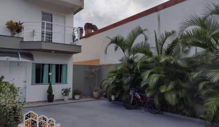 Casa em condomínio fechado com 2 quartos à venda na Rua Joaquim Aurélio Nabuco de Araújo, Cidade Jardim, Caraguatatuba por R$ 495.000
