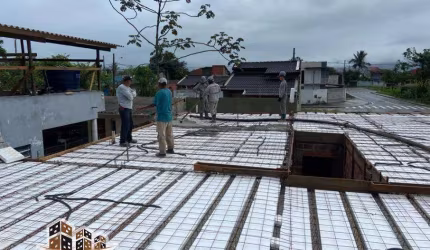 Casa com 3 quartos à venda na Praia da Enseada, São Sebastião  por R$ 450.000