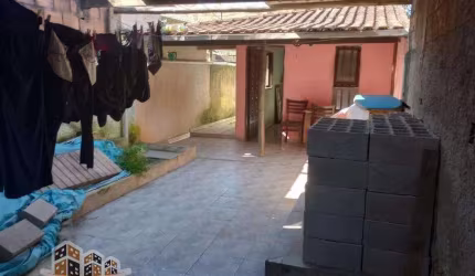 Casa com 2 quartos à venda no Perequê Mirim, Caraguatatuba  por R$ 220.000