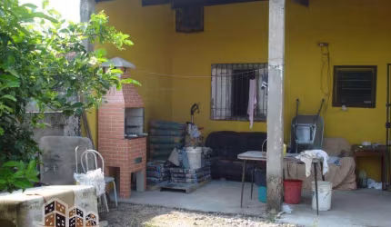 Casa com 2 quartos à venda no Loteamento Jardim das Palmeiras, Caraguatatuba , 300 m2 por R$ 300.000
