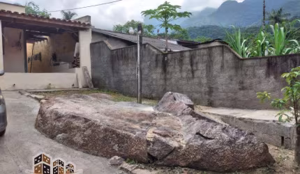 Casa com 3 quartos à venda no Corcovado, Ubatuba , 264 m2 por R$ 300.000