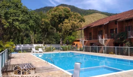 Apartamento com 2 quartos à venda em Maranduba, Ubatuba  por R$ 300.000