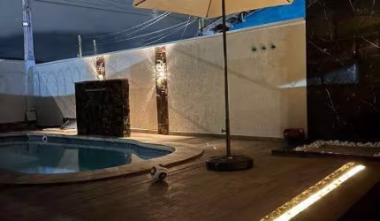 Casa com 3 quartos à venda no Balneário dos Golfinhos, Caraguatatuba  por R$ 750.000