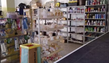 Sala comercial com 1 sala à venda na Zona Rural, Paraibuna  por R$ 300.000