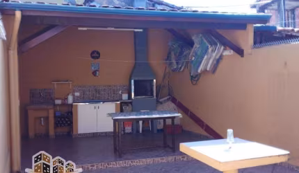Casa com 2 quartos à venda no Tinga, Caraguatatuba  por R$ 280.000