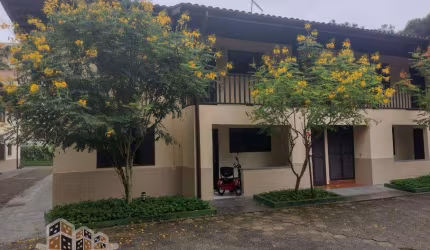 Casa em condomínio fechado com 2 quartos à venda no Acaraú, Ubatuba  por R$ 510.000