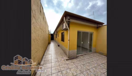 Casa com 2 quartos à venda no Jardim Rio Claro, Caraguatatuba  por R$ 270.000