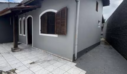 Casa com 2 quartos à venda na Praia das Palmeiras, Caraguatatuba  por R$ 350.000