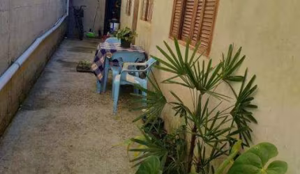 Casa com 3 quartos à venda no Perequê Mirim, Caraguatatuba  por R$ 180.000