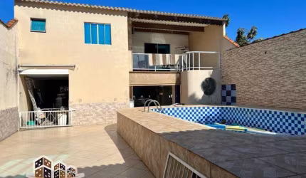 Casa com 3 quartos à venda no Barranco Alto, Caraguatatuba  por R$ 700.000