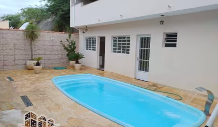 Casa com 3 quartos à venda no Centro, Natividade da Serra , 360 m2 por R$ 890.000