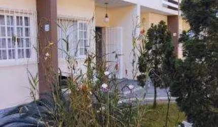 Casa em condomínio fechado com 2 quartos à venda no Capricórnio II, Caraguatatuba  por R$ 350.000