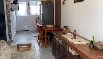 Casa em condomínio fechado com 2 quartos à venda no Capricórnio II, Caraguatatuba  por R$ 340.000